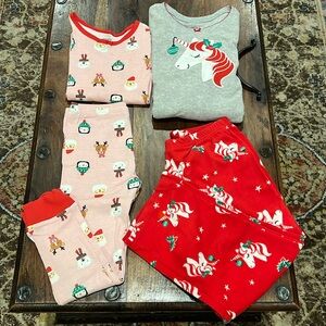 Carters Girls Set Of 2 Christmas Holiday Pajamas Size 5
